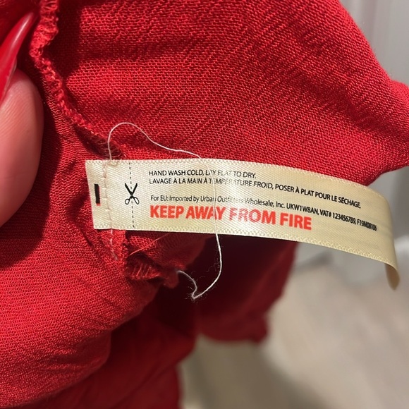 Free People Adella Maxi Slip Bright Red NWT
Lace crochet flowy comfortable - Picture 13 of 16